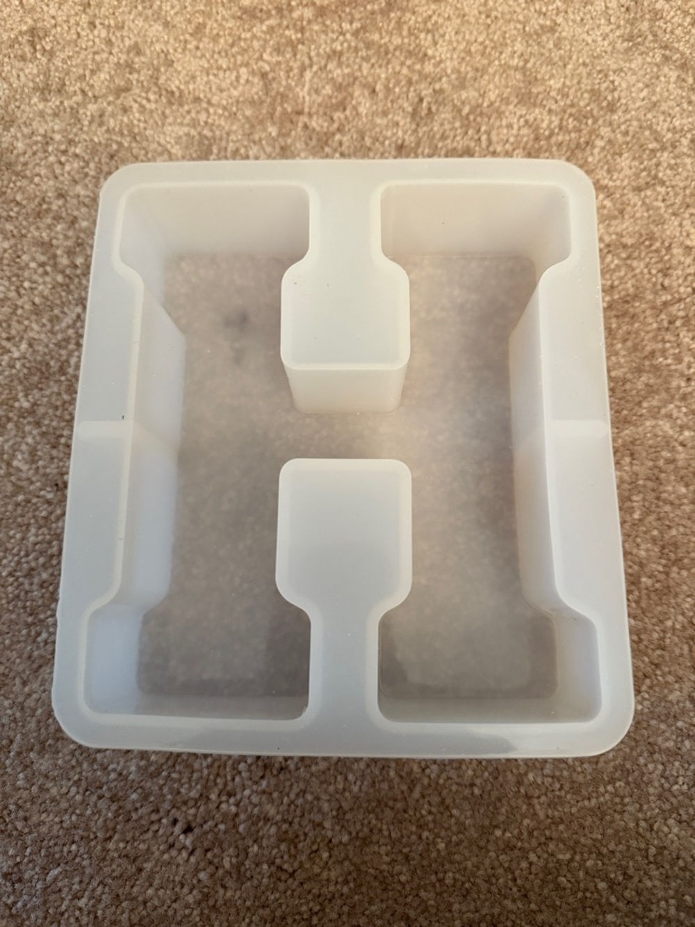 Letter H mold